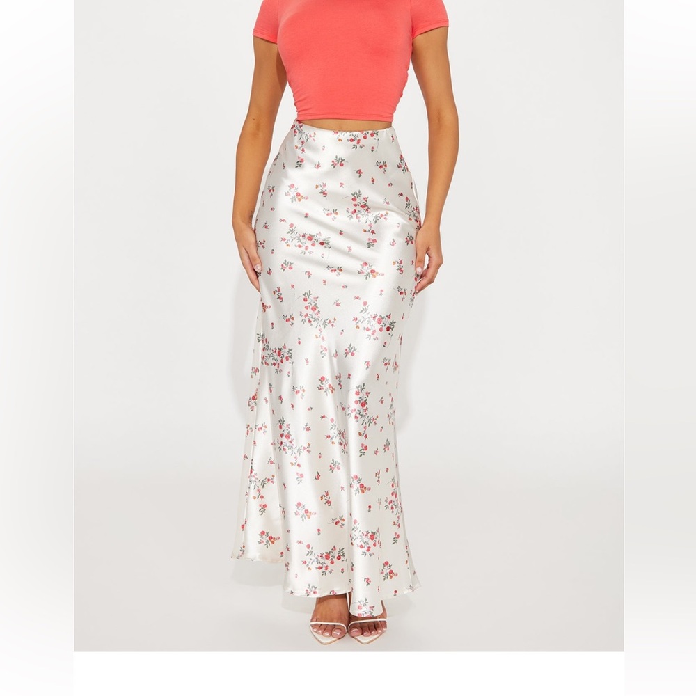 Maxi Skirt with Flowers